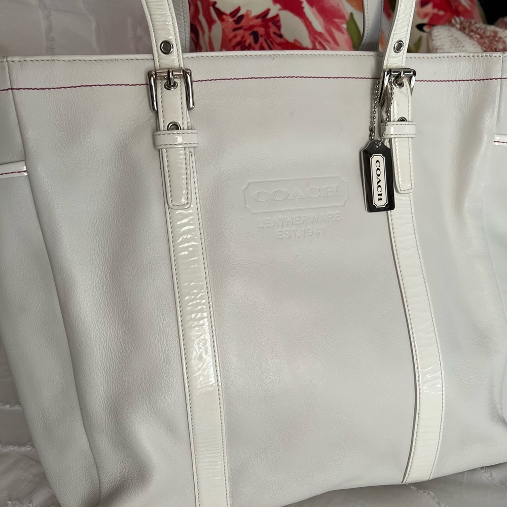 Coach white leather shoulder purse